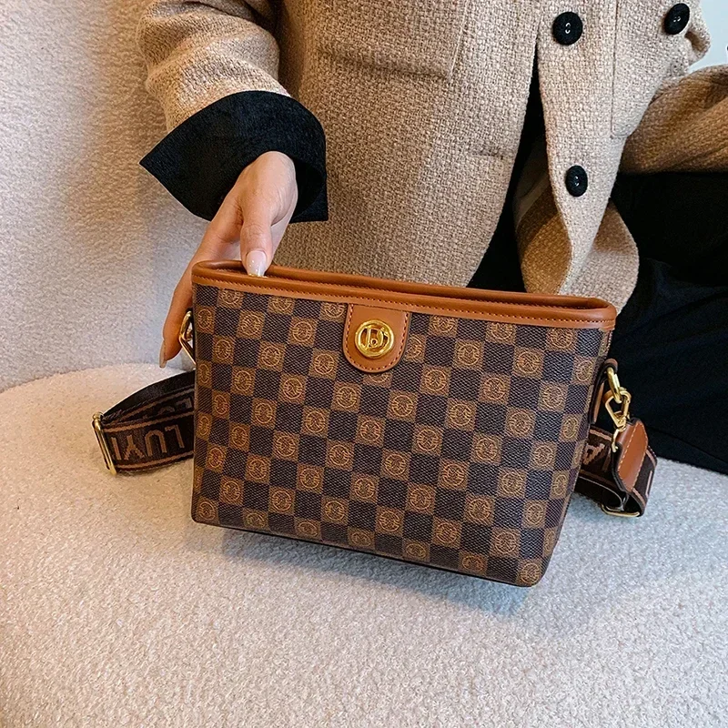

Stylish Minimalist Messenger Purse Bag With Large Capacity Solid Color And Trendy Design Element