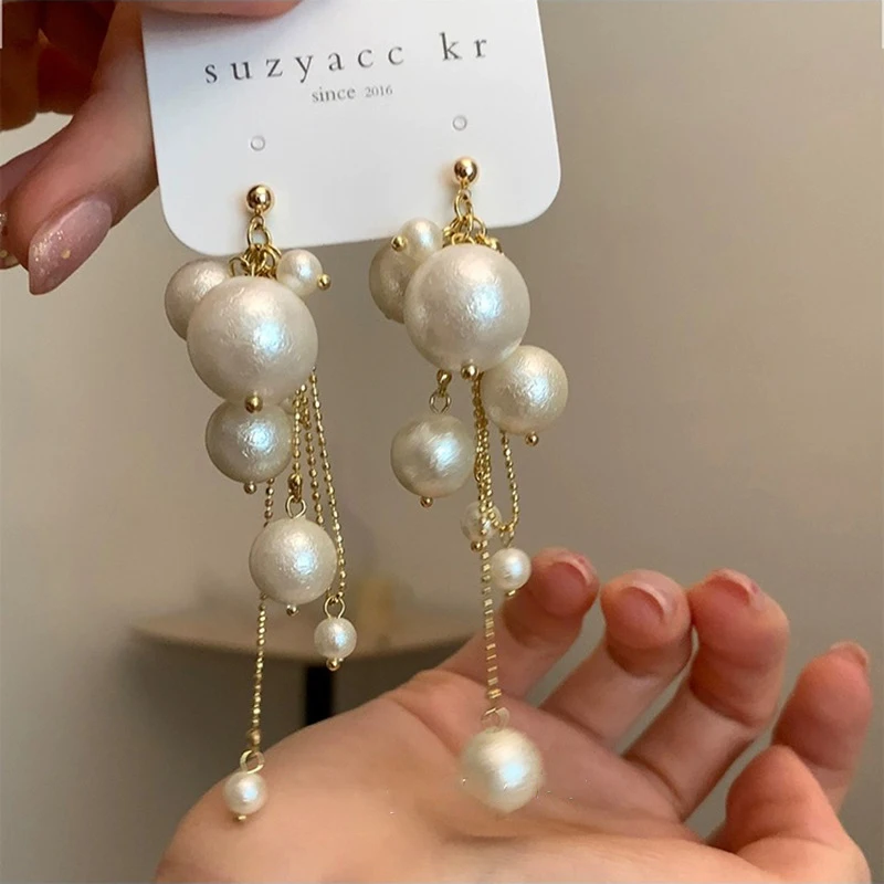 

Irregular Imitation Pearls Tassel Earrings Exaggerate Asymmetrical Beads Statement Earrings Women Wholesale Jewelry For Gifts