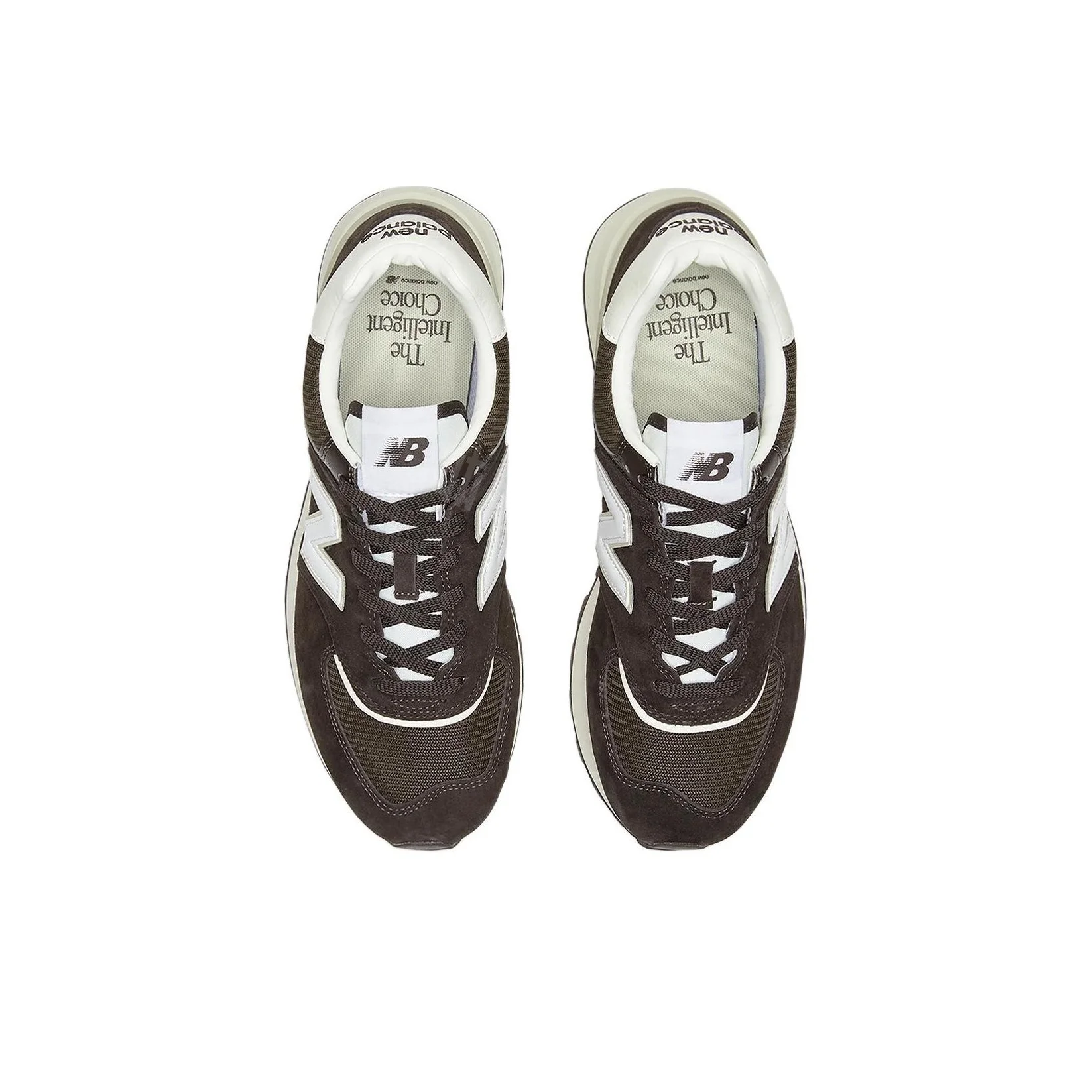 New Balance NB U574, a simple and comfortable low-cut casual running shoe suitable for both men and women, in a brown color.