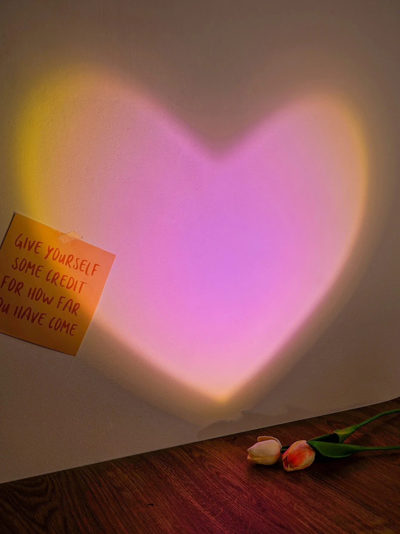 LED Heart Sunset Projection Light - Romantic Room Decor for Bedroom, Living Room, Valentine's Day