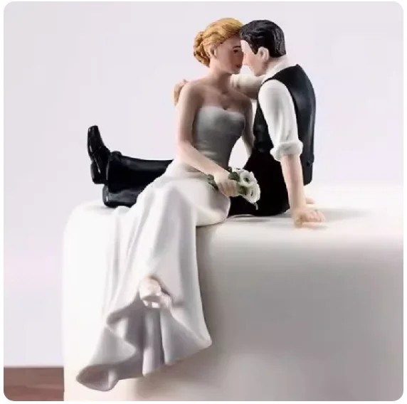 

Элегантный свадебный топпер для торта из синтетической смолы в виде жениха и невесты
