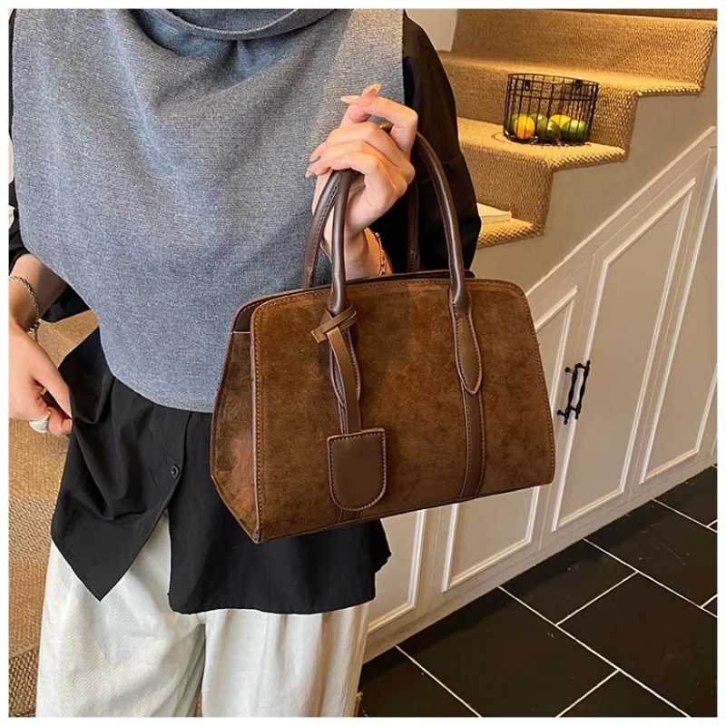 

High-End Women's Elegant Casual Leather Tote Bag Paris Fashionable Simple Vintage Ladies Crossbody Messenger Bag