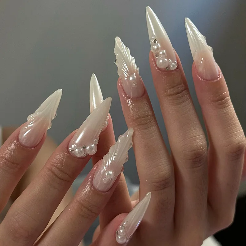 Faux ongles mi-longs en forme d'amande, 24 pièces, œil de chat doré 3D, Design floral français, à pression, couverture complète détachable
