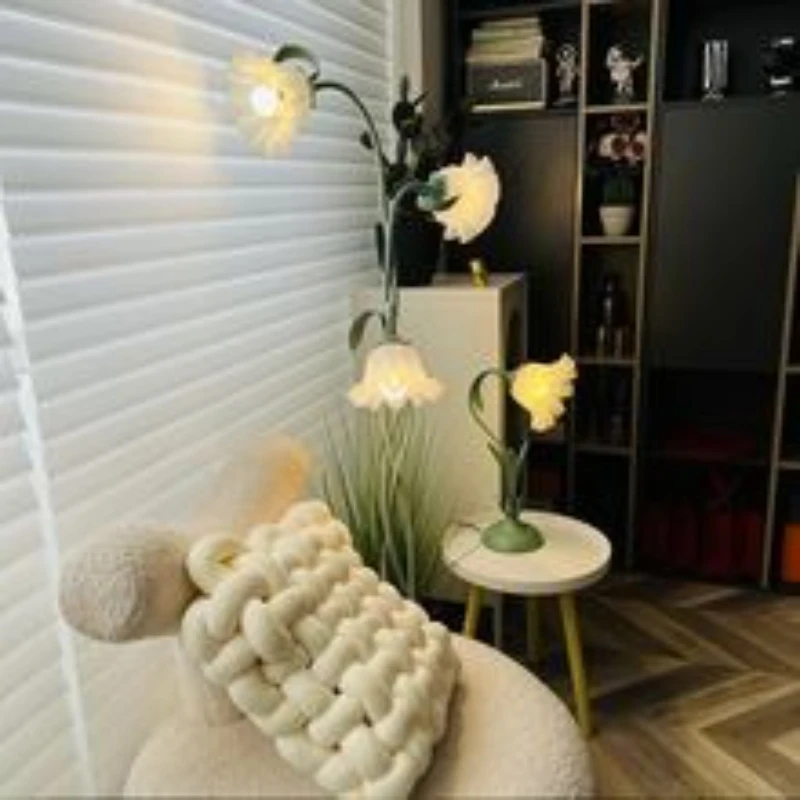 

Modern LED Luxury Vertical Floor Lamp Warm and Romantic Bedroom Flower Rack Bedside Table Lamp Study Decoration Light Fixture