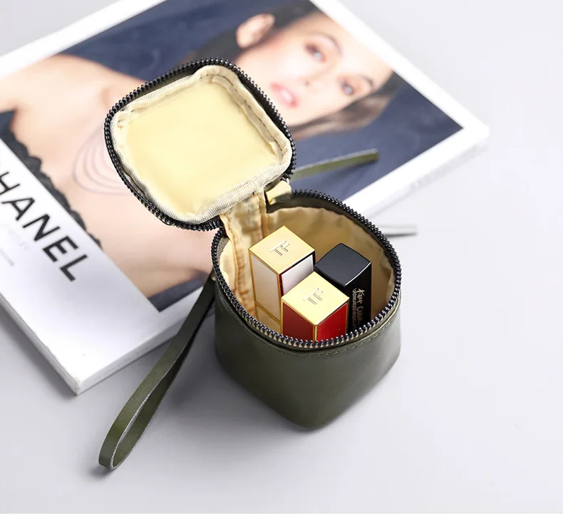 Mini Vintage PU Cosmetic Bag for Women Portable Lipstick Organizer Handbag for Lip Gloss Lip Balm Headphone Earphone and Keys