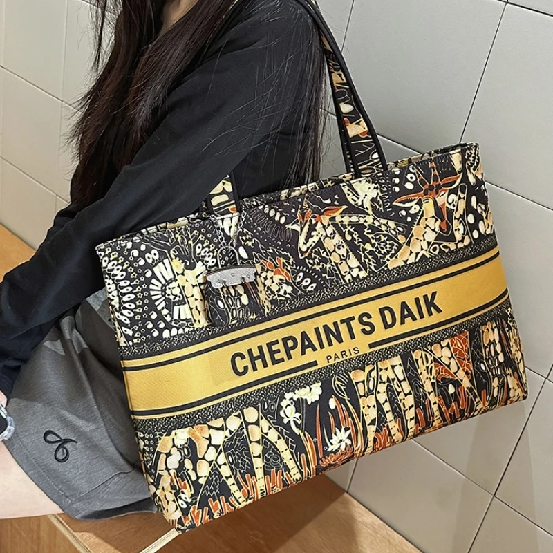 

​​Timeless Functional Female Bag Handbag Mini Crossbody Bag Classic Utility For Lasting Wear