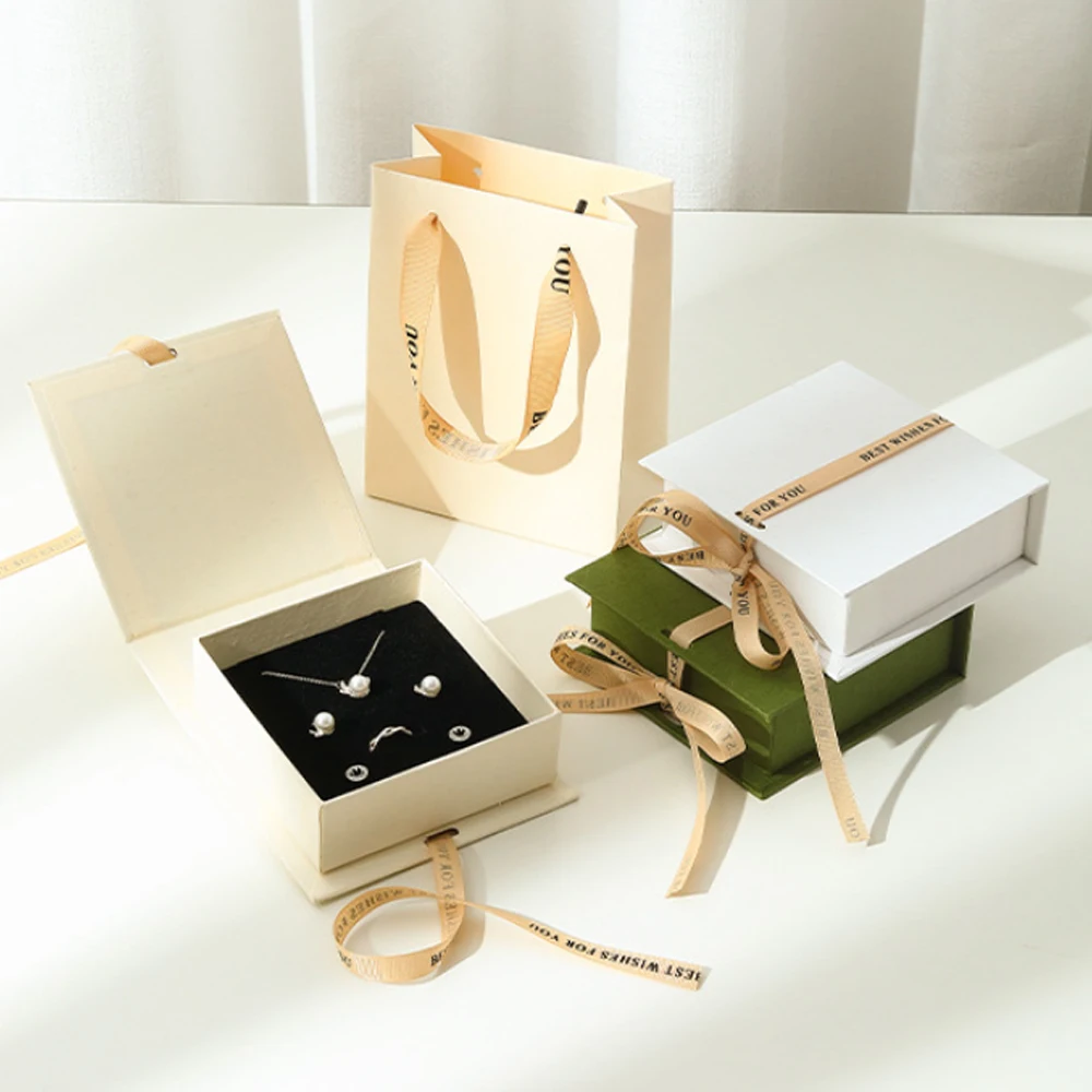 

10pcs 11.5x11.5x4.3cm Jewelry Paper Cardboard Box Ribbon Bowknot Case for Ring Earrings Bracelet Necklace Pendant Wedding Favors