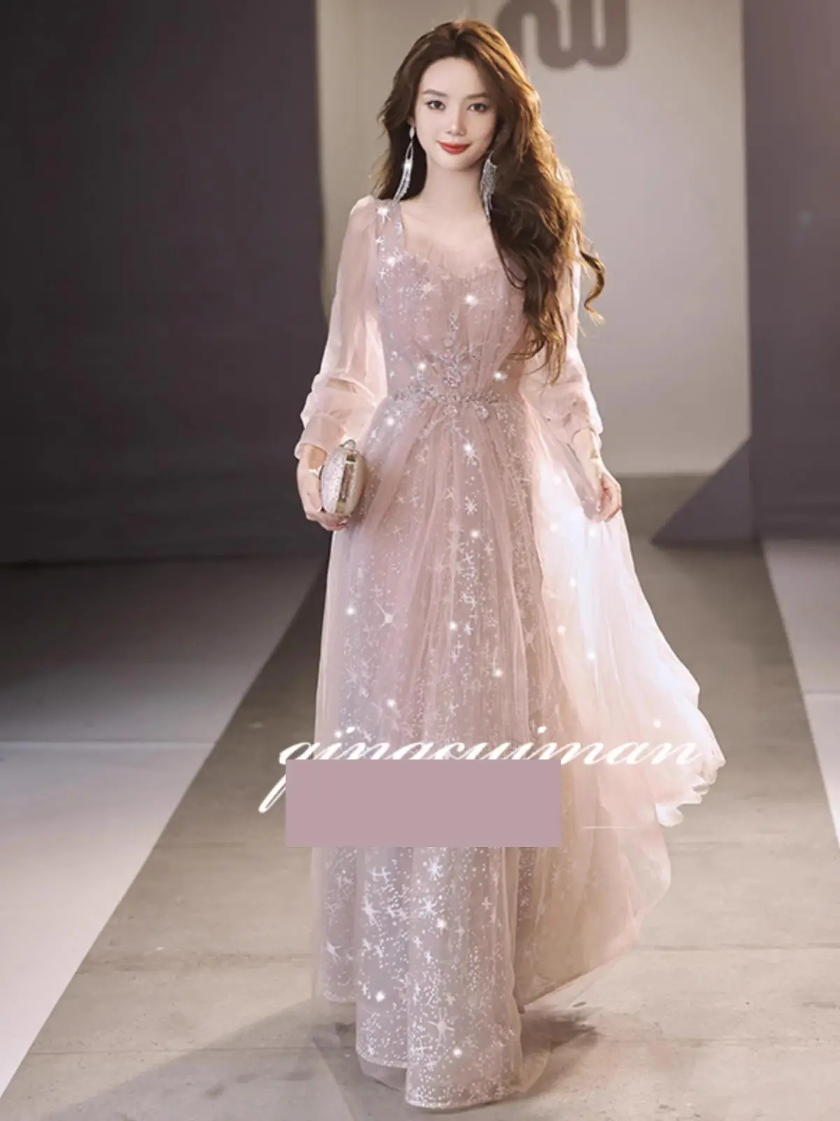 robe-de-soiree-a-manches-longues-style-fete-luxe-leger-niche-de-luxe-paillettes-roses-ciel-etoile-robe-d'anniversaire-de-majoration-personnalisee