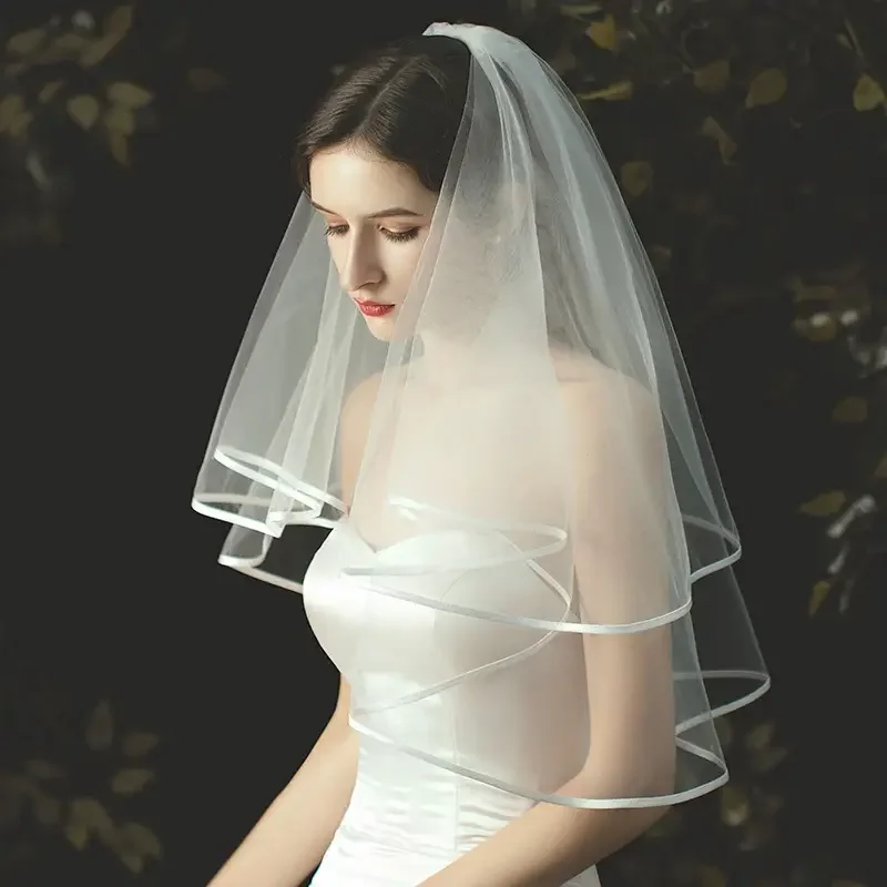 Elegant Ribbon Edge Bridal Veil with Comb Shoulder Elbow Length Short Wedding Veil Marriage Accessories