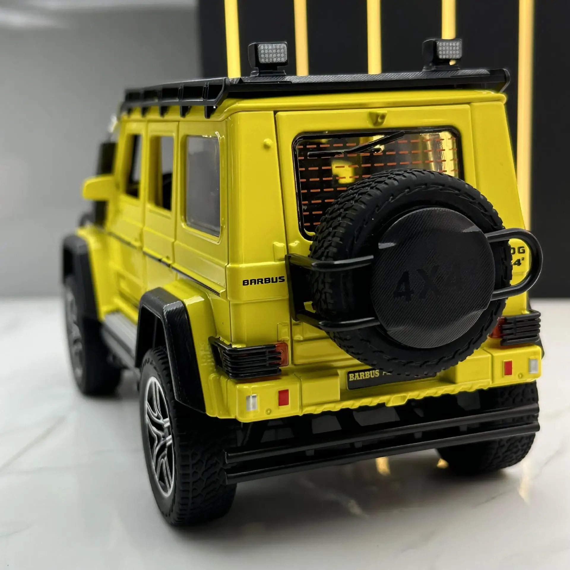 1:24 Mercedes-Benz BRABUS G550 Metal Model Car Toy Adventure Edition With Light Sound Off-road car Pull Back Children Gifts A610