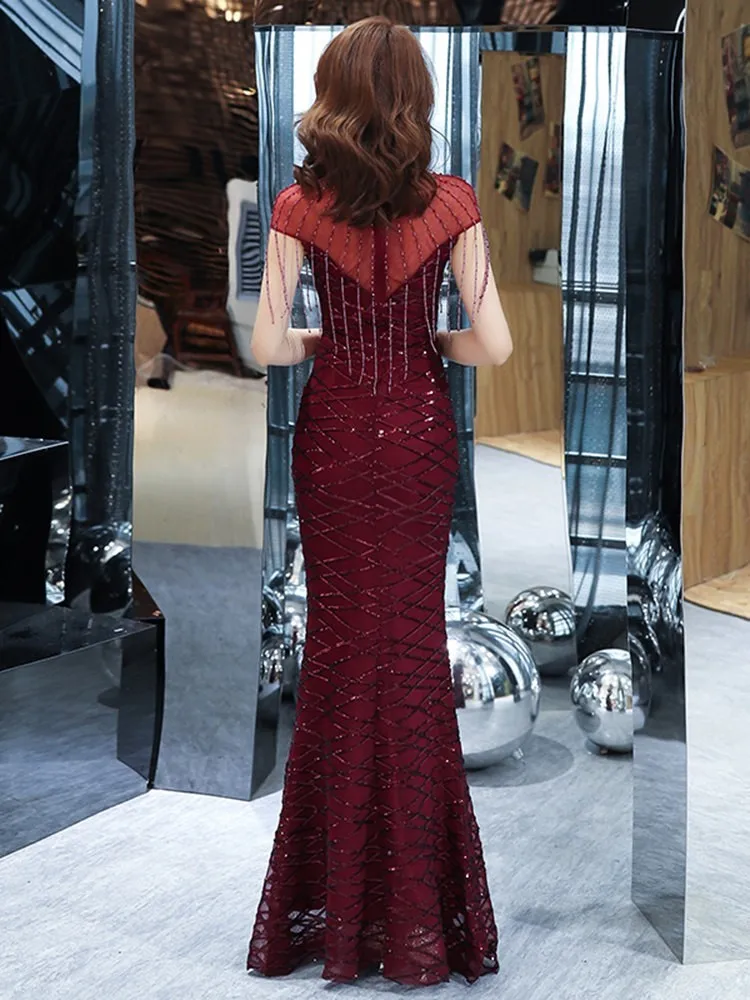 

A new red elegant banquet dress with fishtail toasting style