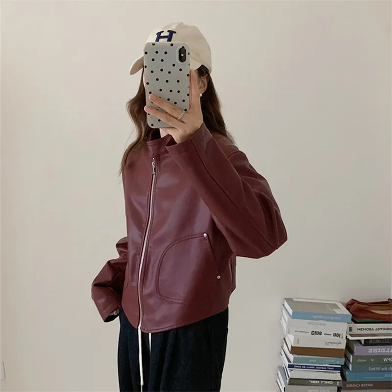 الخريف المرأة عادية قصيرة فو بولي Leather سترة جلدية الوقوف طوق طويلة الأكمام الإناث السائق سترة معطف أحمر أسود القهوة اللون البيج