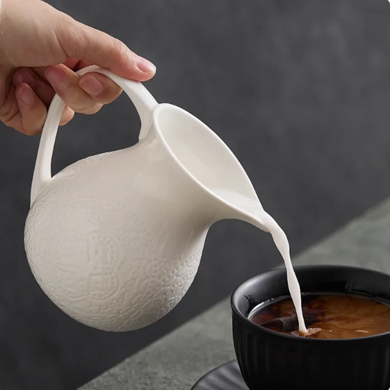 Creative Pure White Ceramic Coffee Small Milk Cup Pot Pot Steak Sauce Cup with Handle Size Sugar Jar Milk Spoon Beak Cup