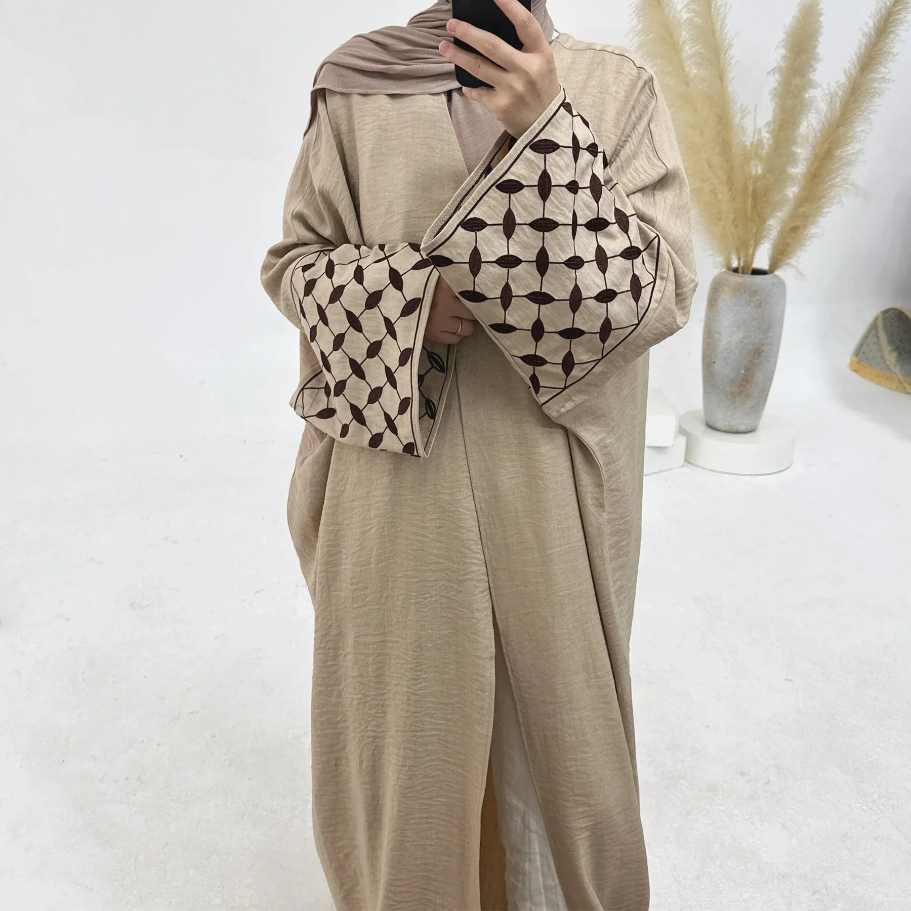 

Праздничная вышитая абайя для женщин: открытая, скромная, в стиле Дубай, мусульманское кимоно, джеллаба, кафтан, исламская одежда, кардиган, пальто