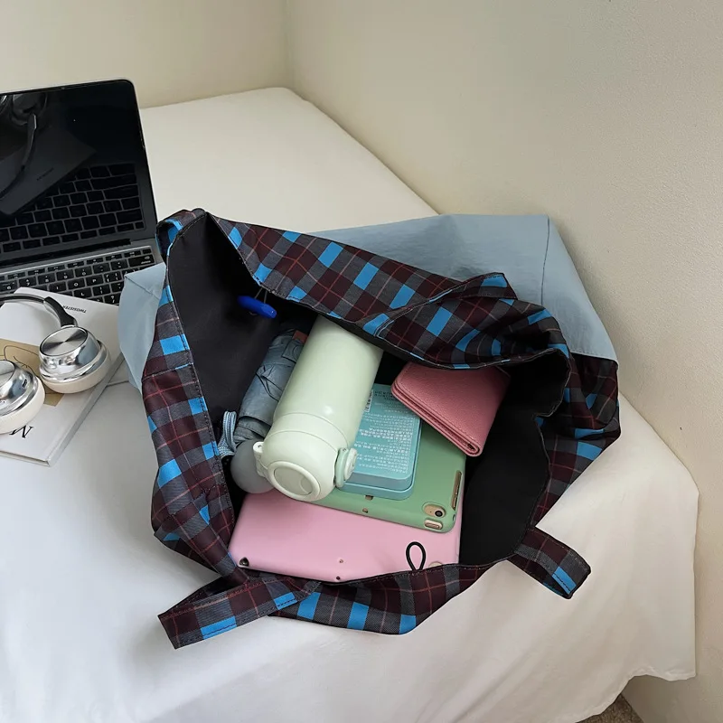 حقيبة كتف قماشية أنيقة ذات سعة كبيرة ومقبض علوي حقيبة حمل للنساء على طراز كسول للتنقل في المكتب حقيبة مدرب جديدة وأنيقة