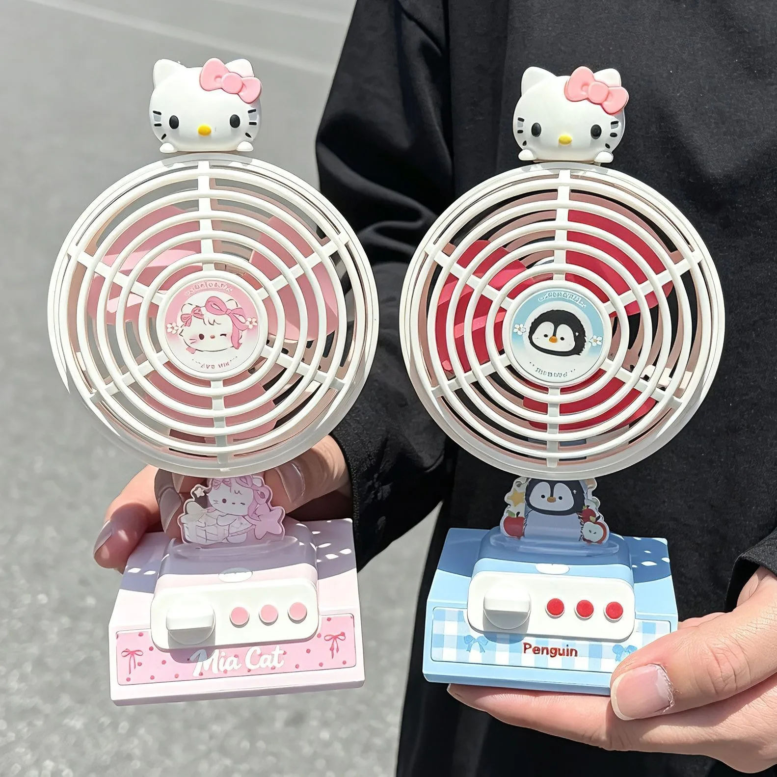 

HelloKitty Small Fan USB Charging Cute Desktop Fan Bedside Fan Office Desktop Gift