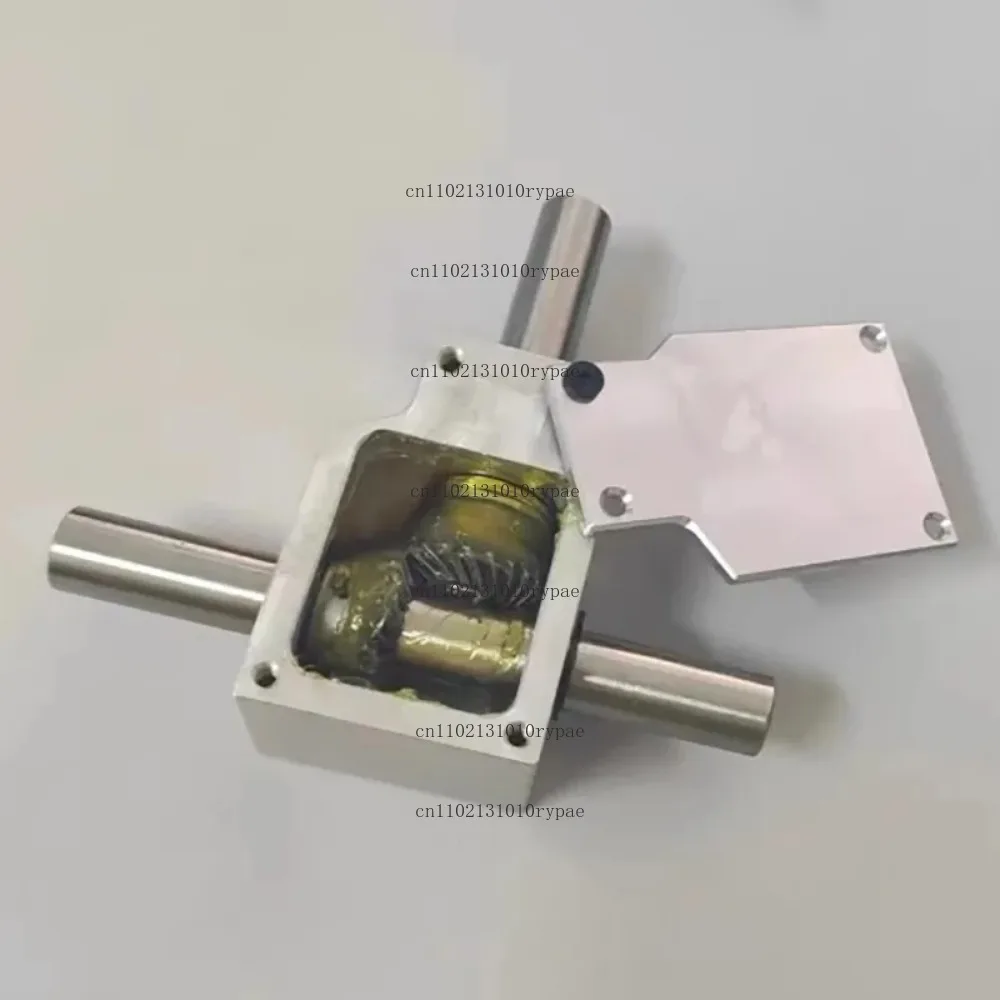 90 Degree Commutator Right Angle Transmission Reversing Helical Bevel Gearbox Reduction Ratio 1:1 Double Output Shaft 12MM