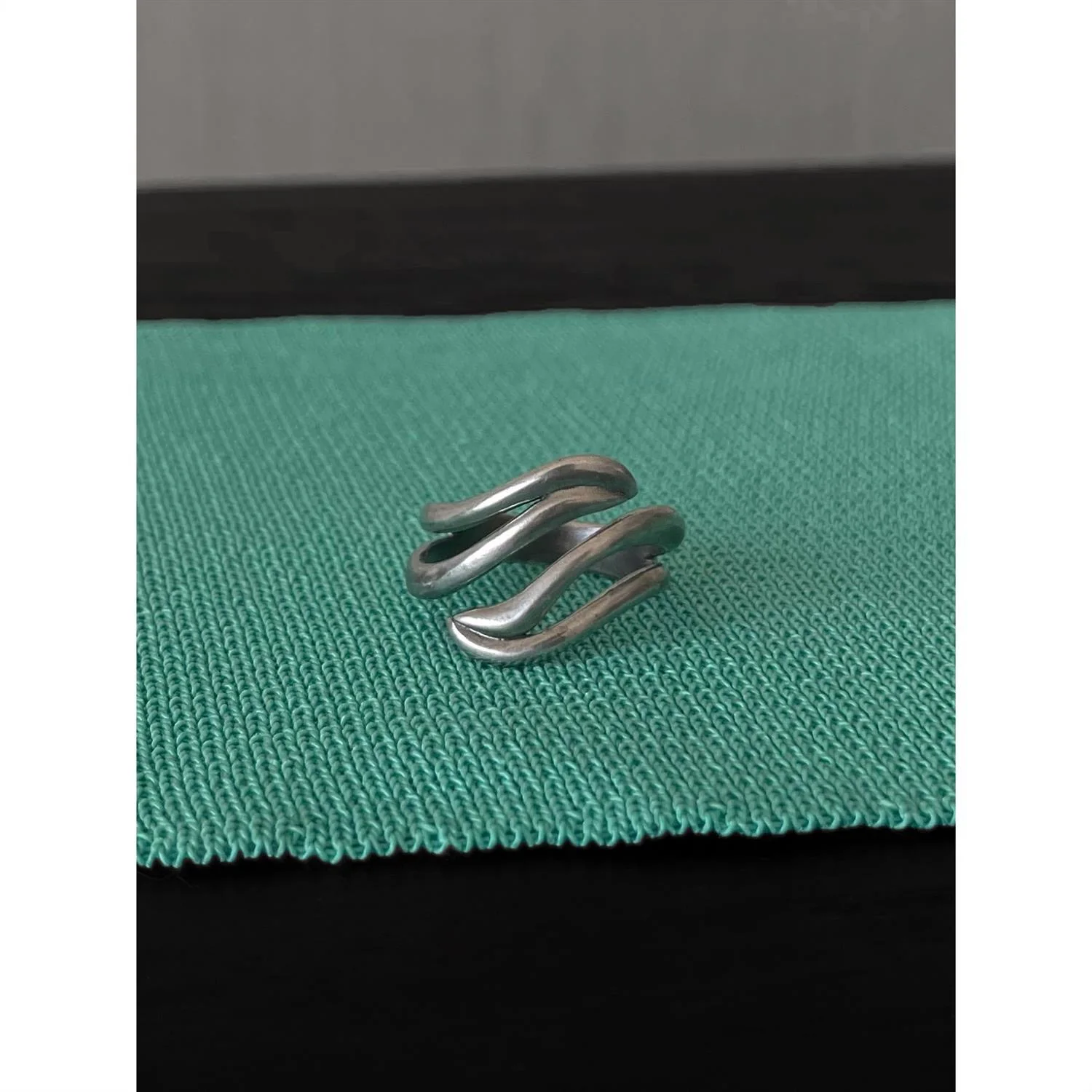 

Fashionable Simple Double Layer Line Ring Women's Unique Wave Design Open Ring Stacking Index Finger Jewelry Gifts