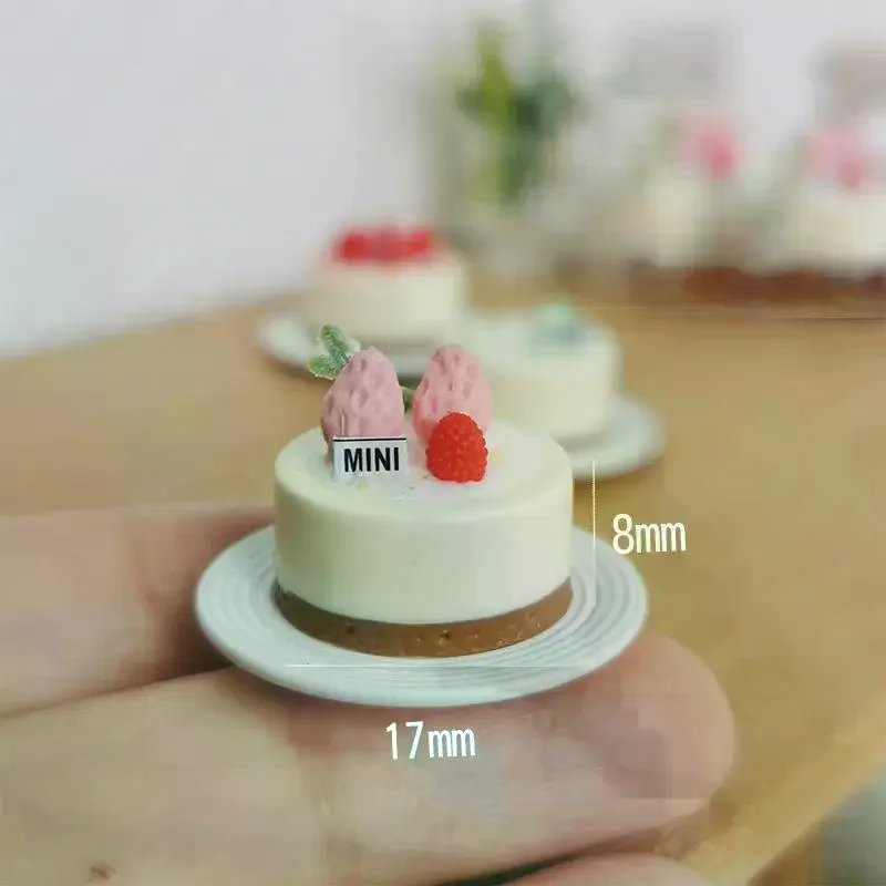 Maison de poupée Miniature, Simulation d'argile, gâteau aux fruits aux fraises, Mini modèle alimentaire pour maison de poupée, accessoires, jouets de gâteau de boulangerie mignons, 1 pièces