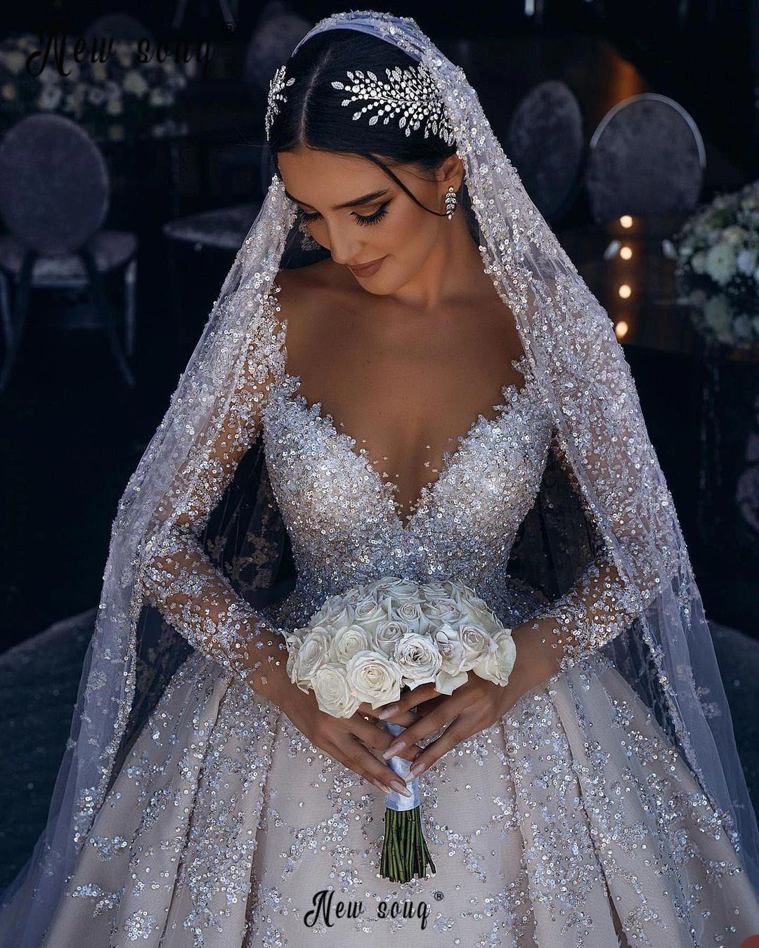 

2023 Gorgeous Backless V Neck Bridal Gowns Dubai Beaded Bling Ball Gown Wedding Dress with Veil Vestido De Novia Plus Size