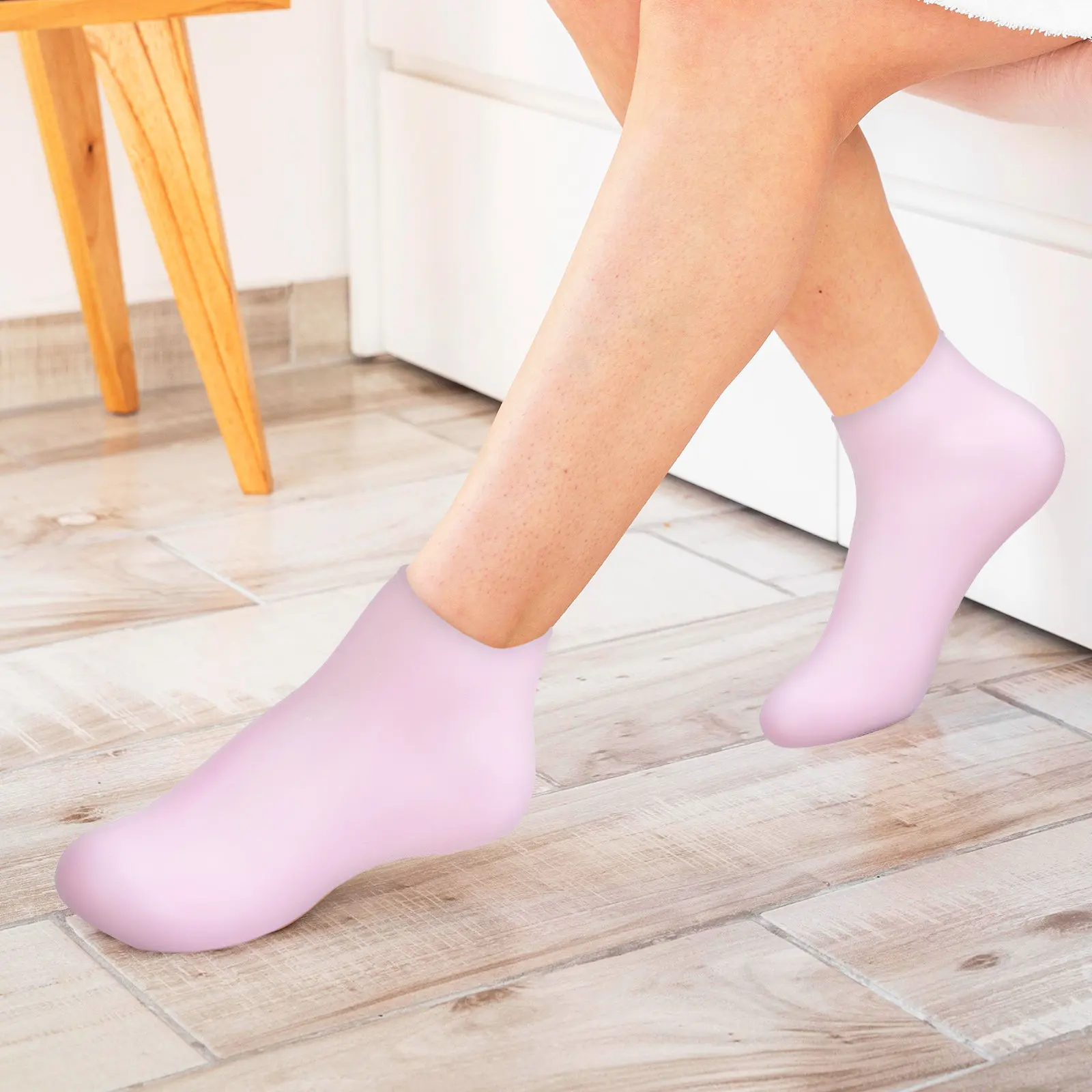 2Pairs Silicone Foot Covers Moisturizing Socks for Women Spa Foot Liners Reusable Gel Socks Comfortable Fit Dry Feet Care