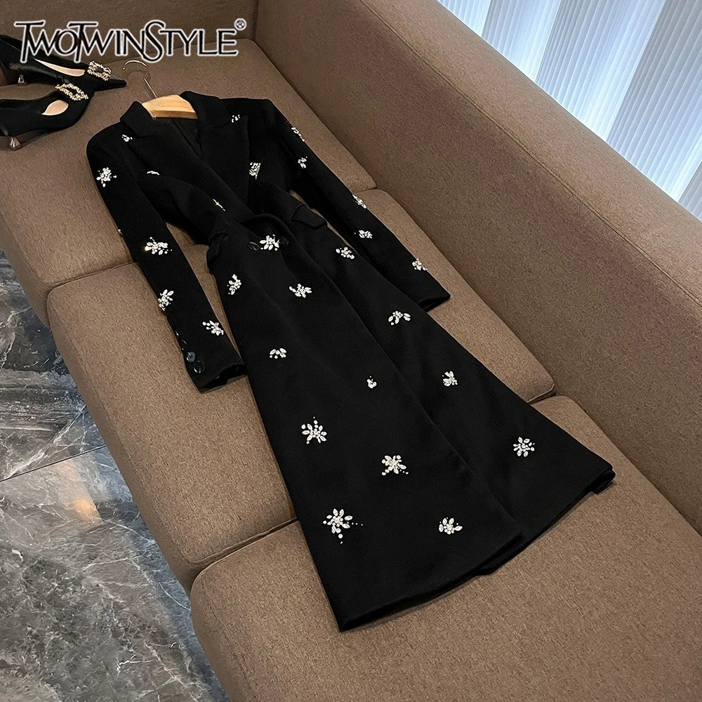 

TWOTWINSTYLE Solid Spliced Diamonds Chic Jackets For Women Lapel Long Sleeve Autumn Temperament Jacket Female Style KJA552852