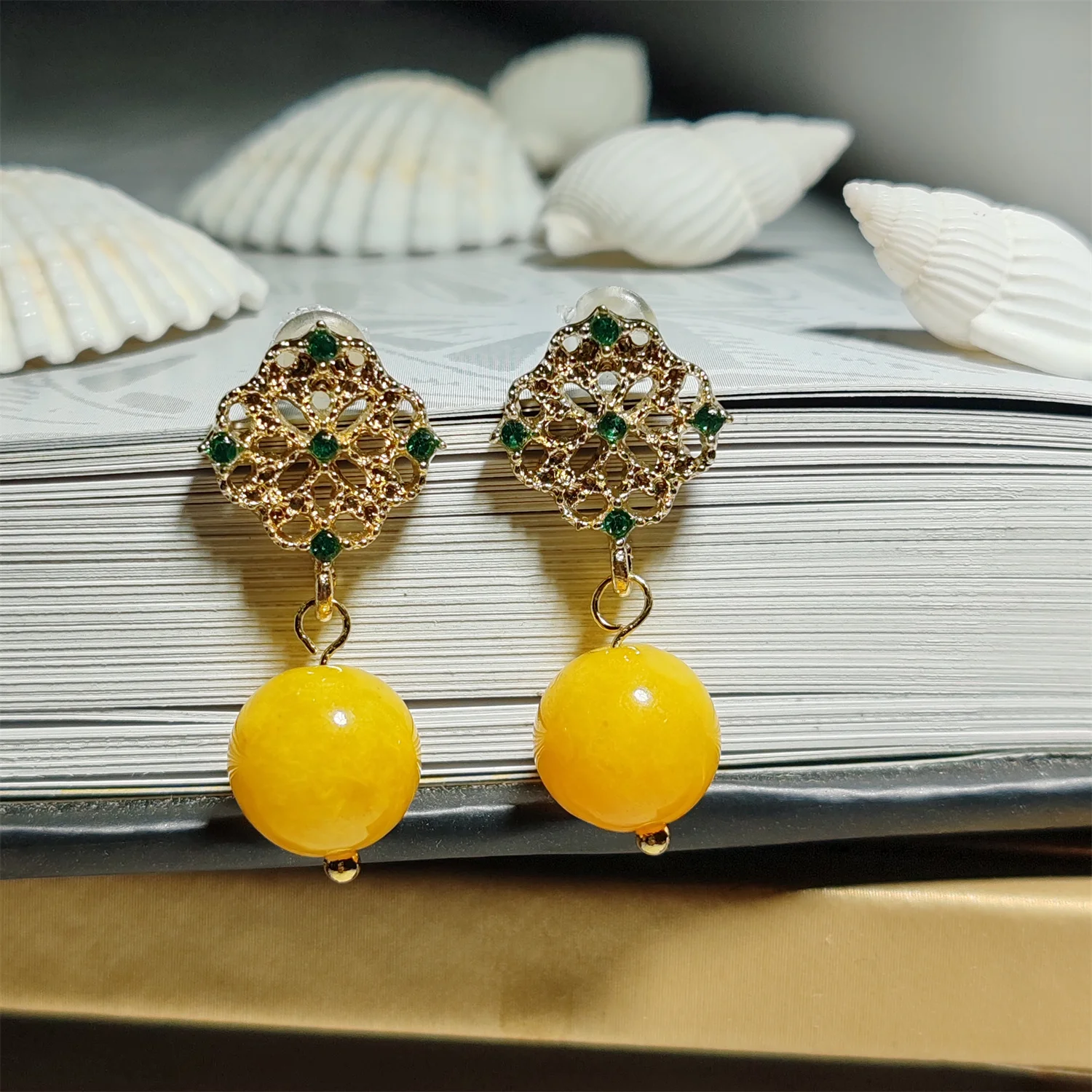 1pcs/lot Natural Amber Beads Short Drop Earrings Emerald zircon Silver-billed gold inlay Gorgeous palace style Girl friend gifts