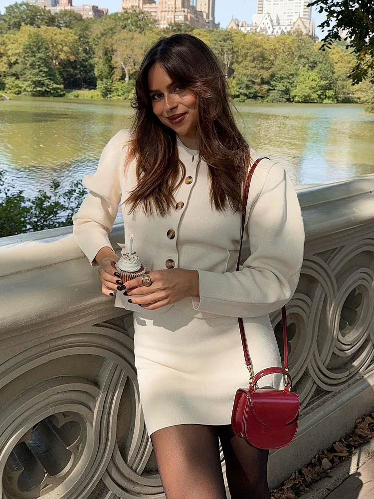 HH Zomer Vrouwen Elegante Single Breasted Lange Mouw O-hals Trui + Casual Gebreide Elastische Taille Effen Mini Rok Set Mujer