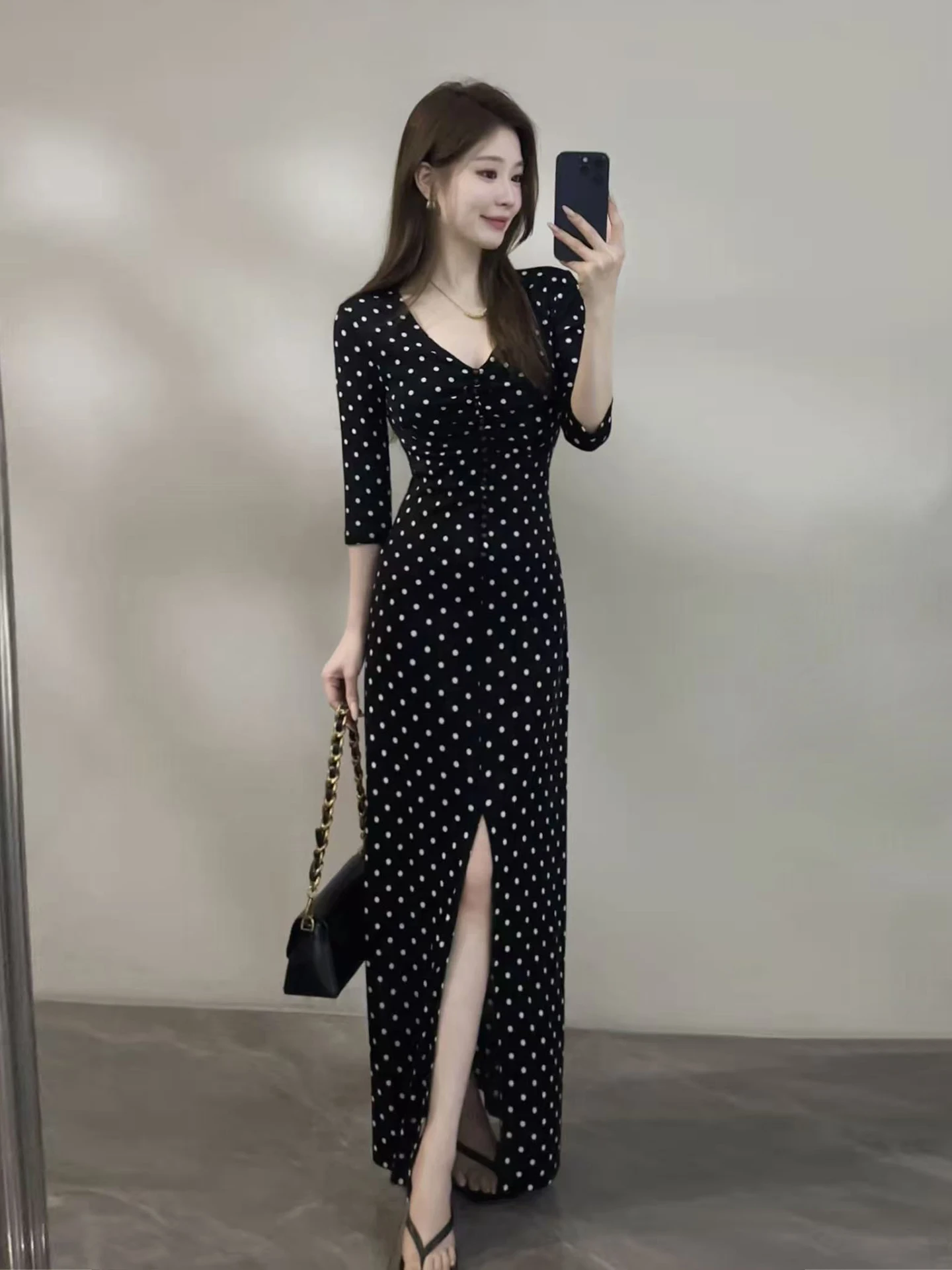 

Retro Polka Dot Split Slim Fit Midi Dress Single Button Women's Fashion Summer Dress High Waist A-Line Skirt V-Neck DT2032