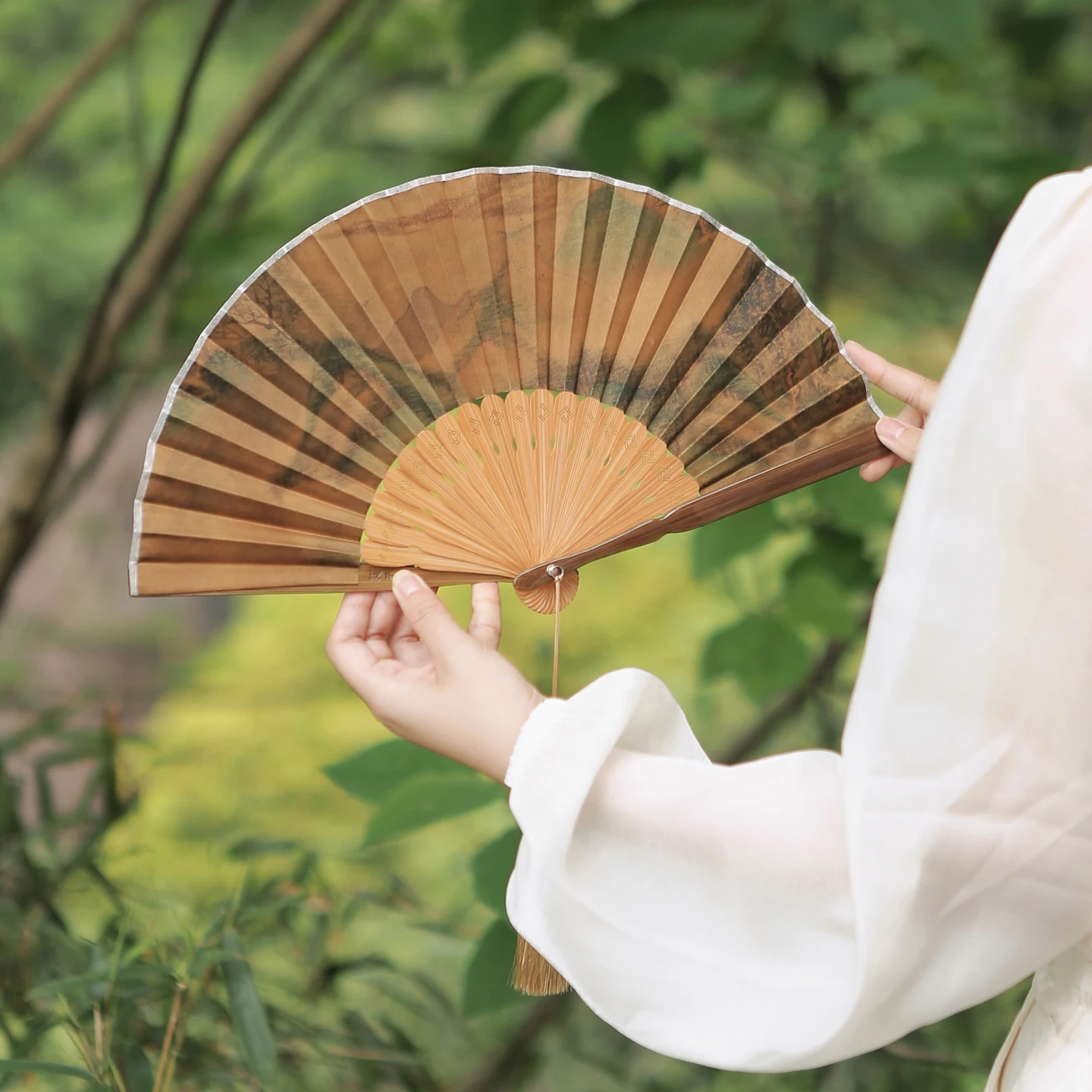 

New Chinese Sle Xiangyun Silk Fan Traditional Handicrt Mojiang Fan Bamboo Frame round ape for Women Gift