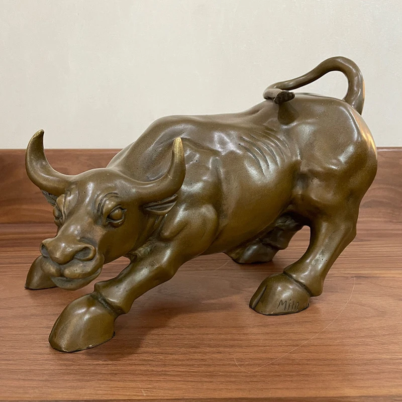 Bronze Bull Statue in the style of Wall Street Stock Market Bronze Charging Bull Sculpture For Home Indoor Decor Famous Ornament