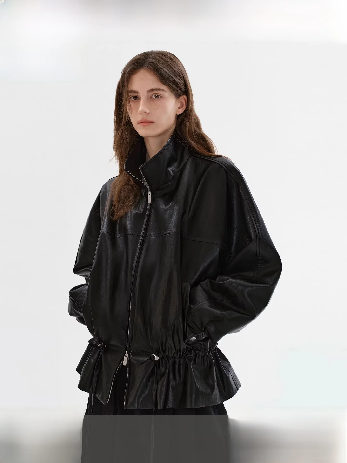 

Женская короткая кожаная куртка Fano с двойной молнией, воротником-стойкой, регулируемой талией на шнурке, свободного кроя, в повседневном стиле, с длинными рукавами, цветная