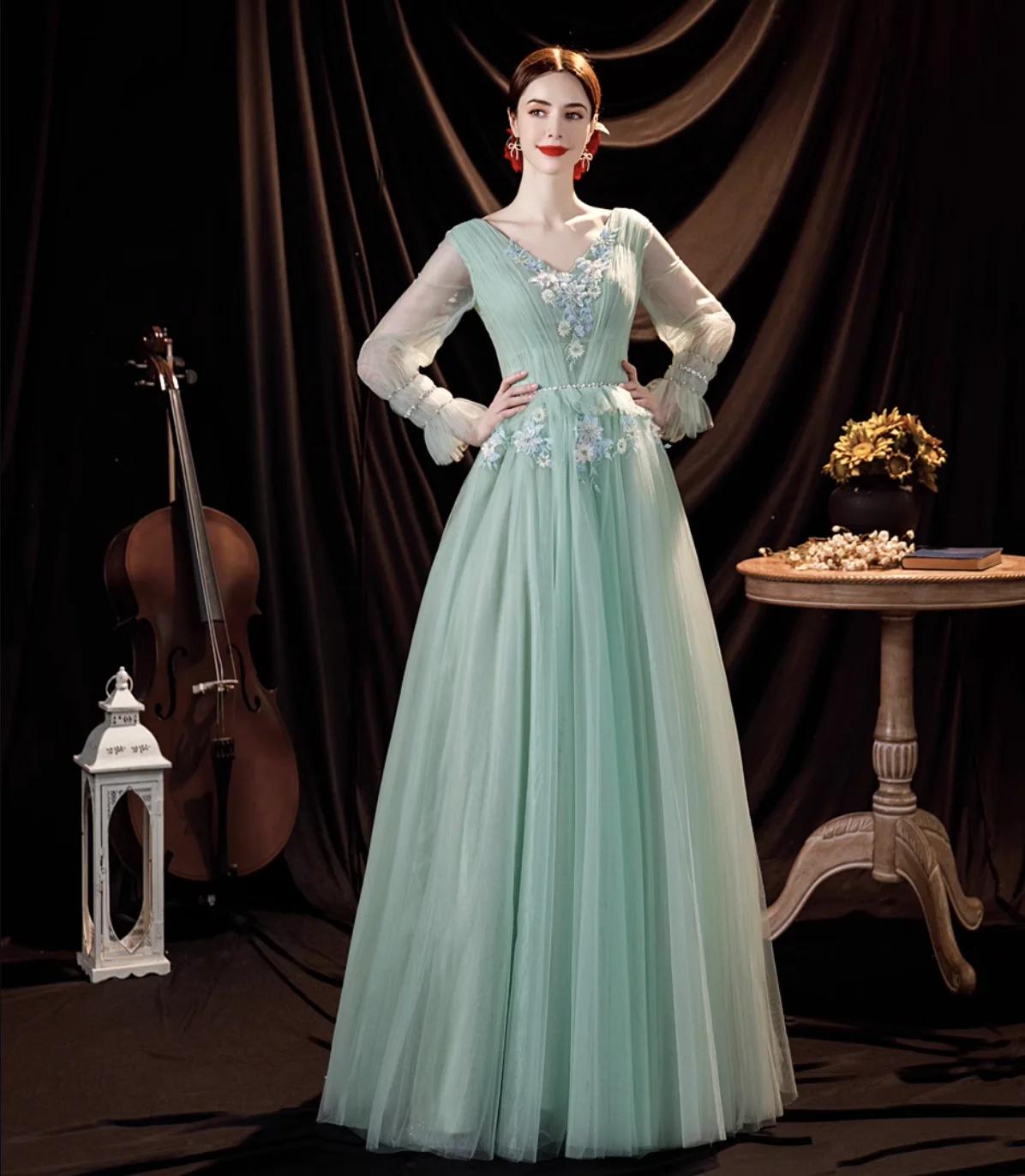 

Elegant Mint Green V Neck Prom Gowns Appliques Lace A-Line Sheer Long Sleeves Corset Dubai Saudi Arabic Long Evening Dresses