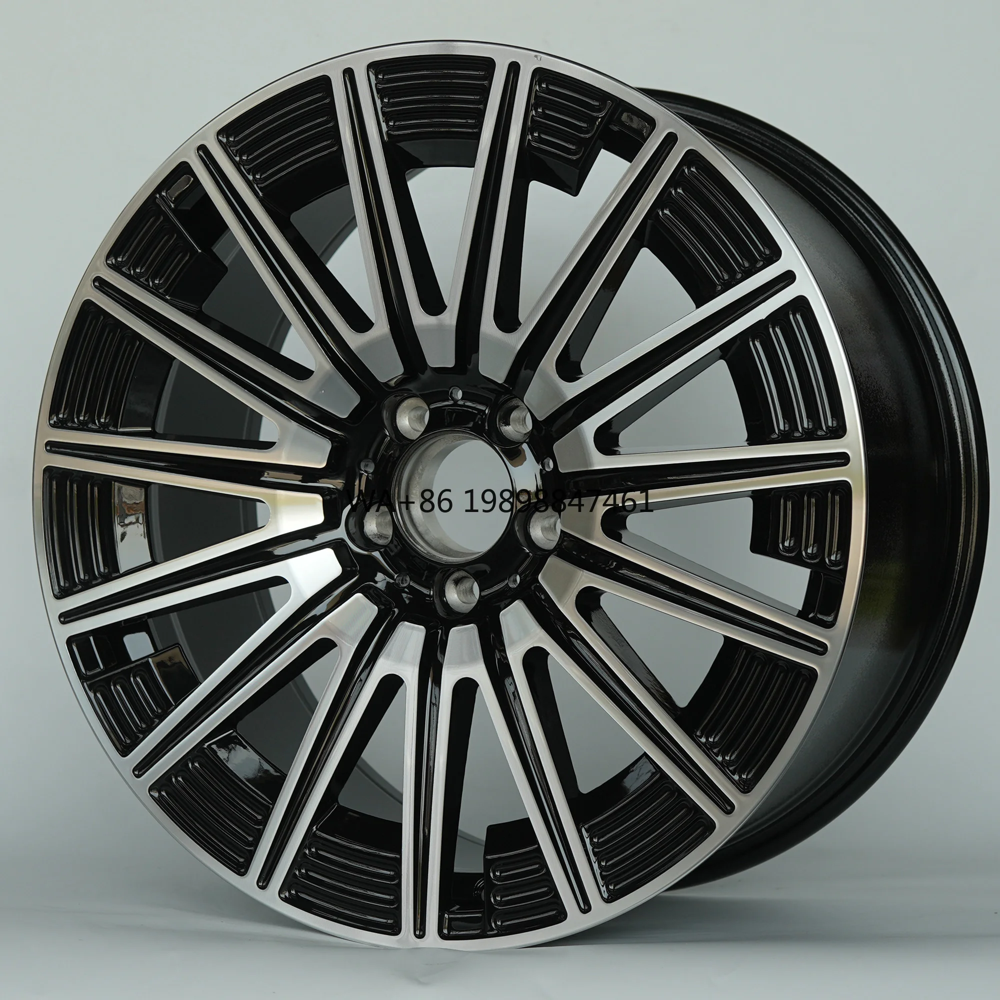 

18-дюймовые оригинальные и сменные легкосплавные диски и ступицы для автомобилей