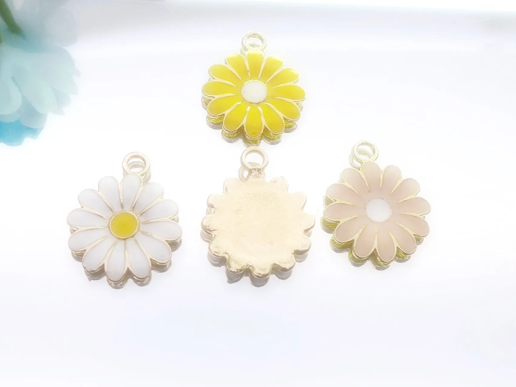 

100pcs 18x22 MM Flower Daisy Drip Oil Enamel Charms Jewelry Accessories Free Shipping Necklace Earrings DIY Pendant Components