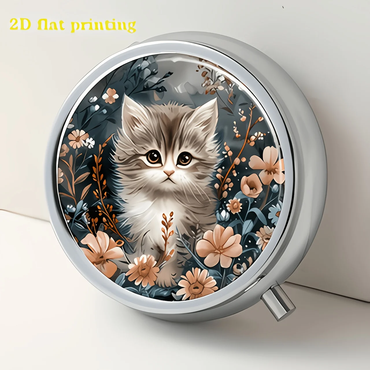 A Cute Cat-Shaped Floral Round Pill Box, a 3-Compartment Metal Decorative Pill Box, a Portable Organizer for Vitamins and Medication, Suitable for Pockets, Wallets, and Travel, Also Makes a Thoughtful Gift for Cat Lovers