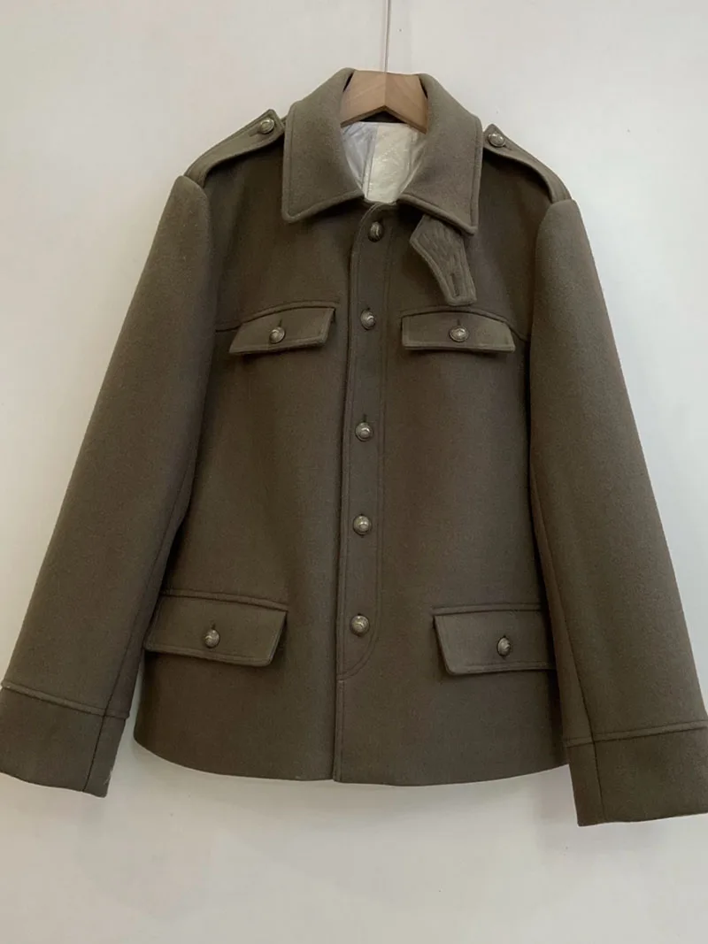 

Women's outerwear for autumn and winter 2025 fashionable and personalized workwear style jacket green short jacket