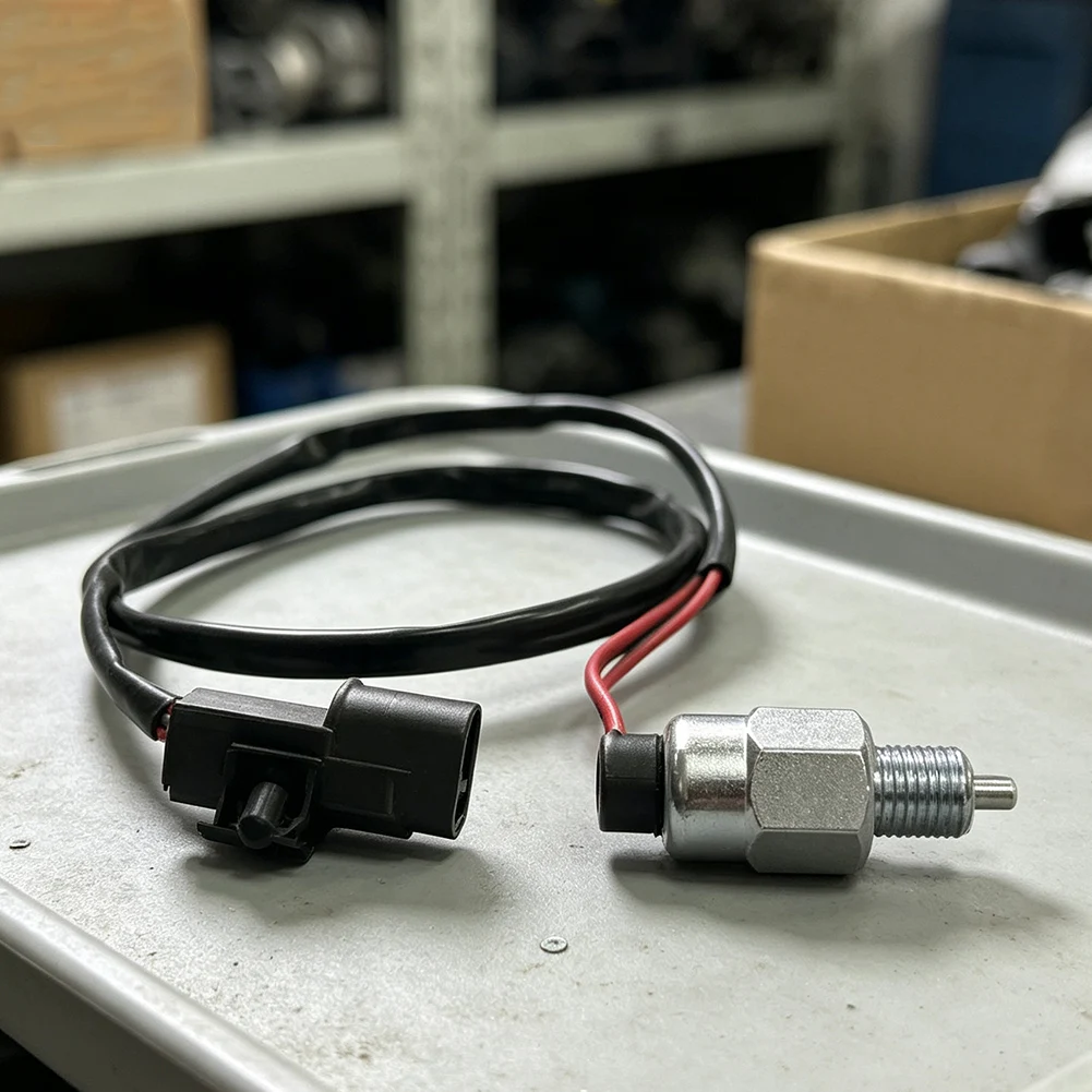 Direct Fit Freewheel Clutch Switch MR176697 MR196931 for Select For Mitsubishi For Pajero 1996-2007 and 1996-2011 Models