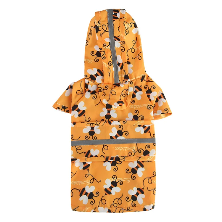 Pet Dog Raincoat Covers The Tail and The Duck Model Can Pull Medium and Large Dogs Pet Poncho. Puppy Raincoat Covers The Tail.