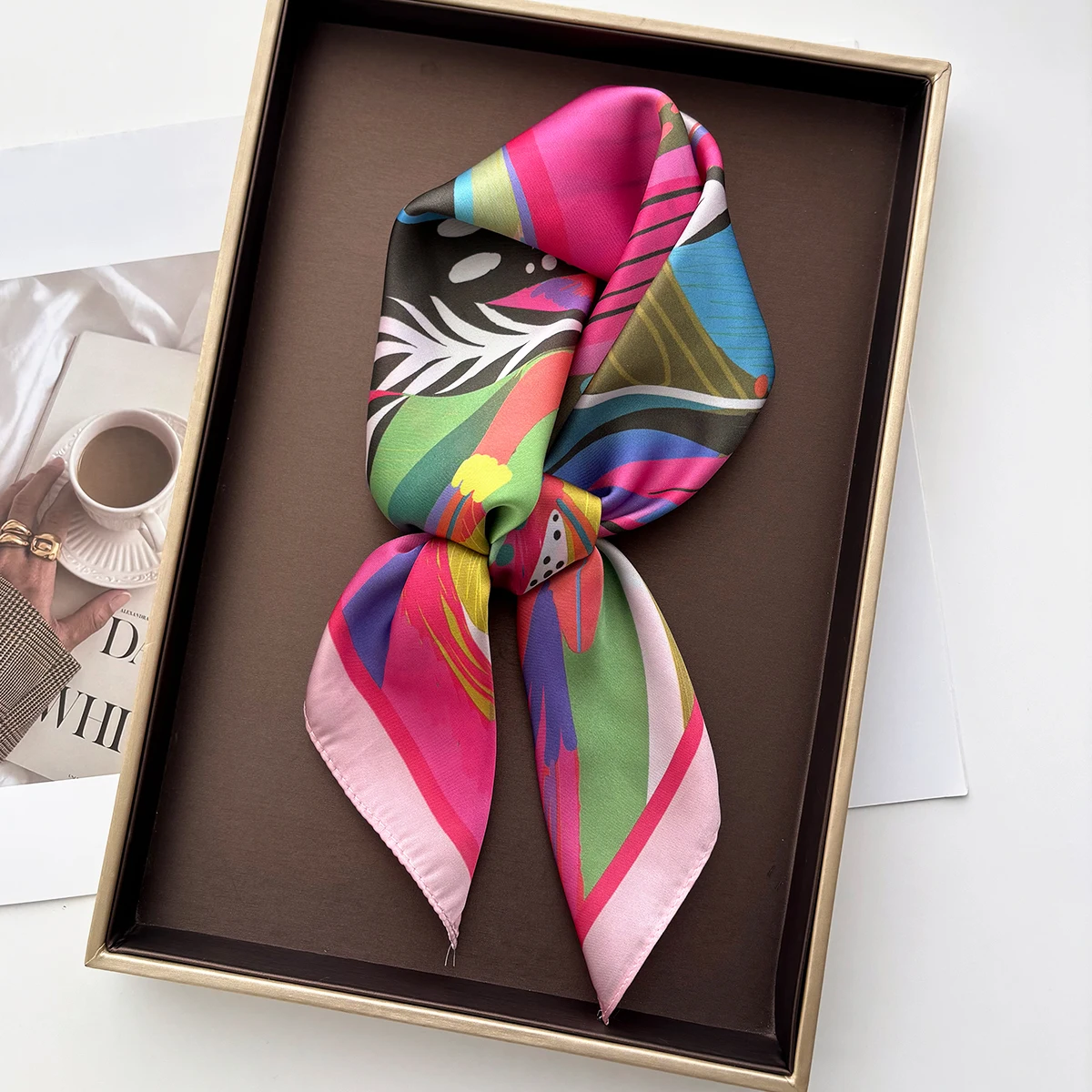 Pañuelo cuadrado estampado de lujo, pañuelos de satén suave de imitación de seda para mujer, bandanas, hiyab elegante, pañuelo para el cuello, chal, envoltura.