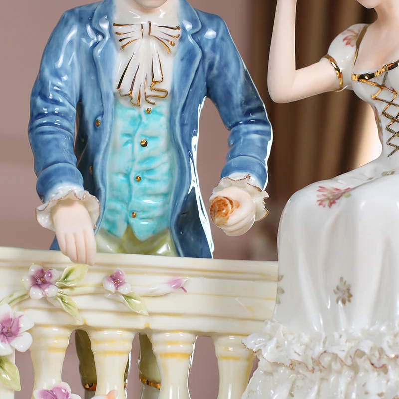 European Western Characters Couple Ceramic Statue Home Furnishing Figurines Decoration Crafts Office Room Desktop Ornaments Art