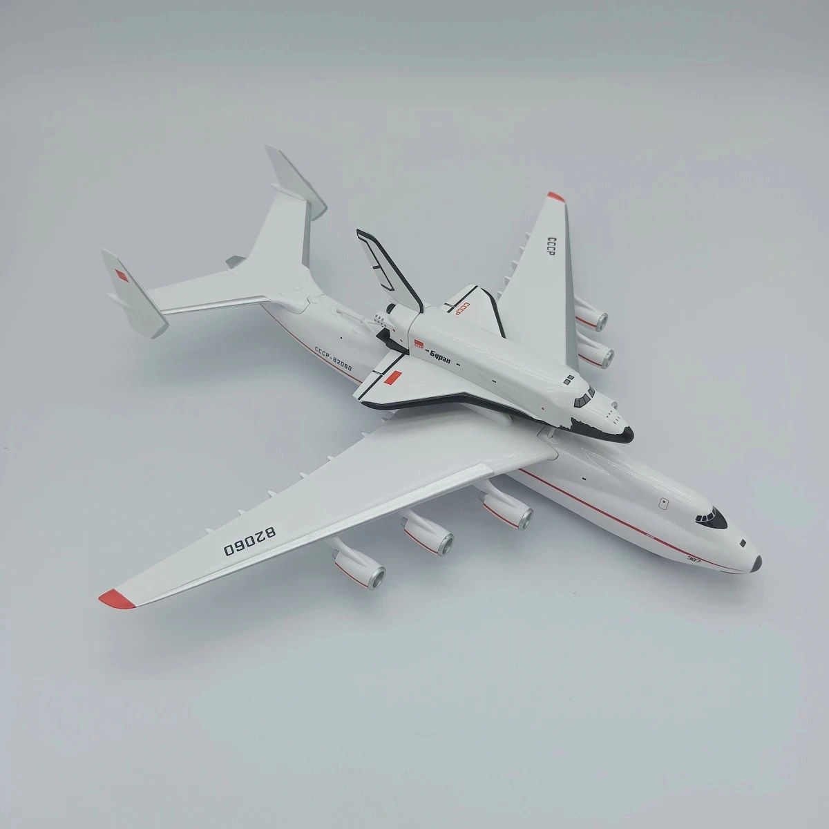 1/400 Skala Antonov An-225 AN225 Badai Salju Pesawat Ulang-alik Model Diecast & Mainan Pesawat Untuk Penggemar Dewasa Koleksi So