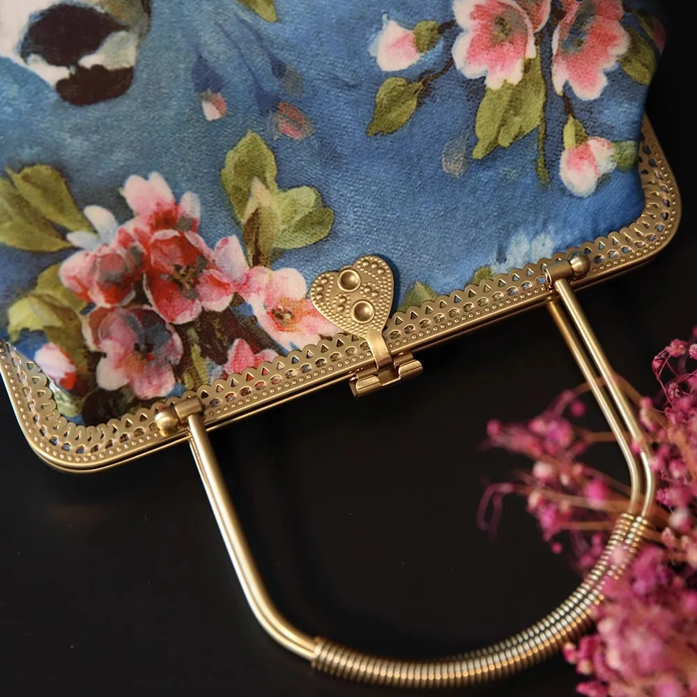 Blue Vintage Flowers Bird Bags Metal Top Handle Bag Lock Women\'s Handbags Purses Chain Strap Women Shoulder Crossbody Bag Fringe