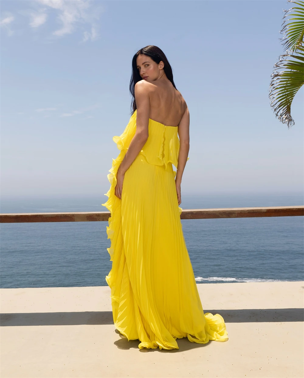 Customized Exquisite Yellow Chiffon Evening Dress Strapless Short Sleeves Cocktail Dress Ruffles High Quality Bridal Party