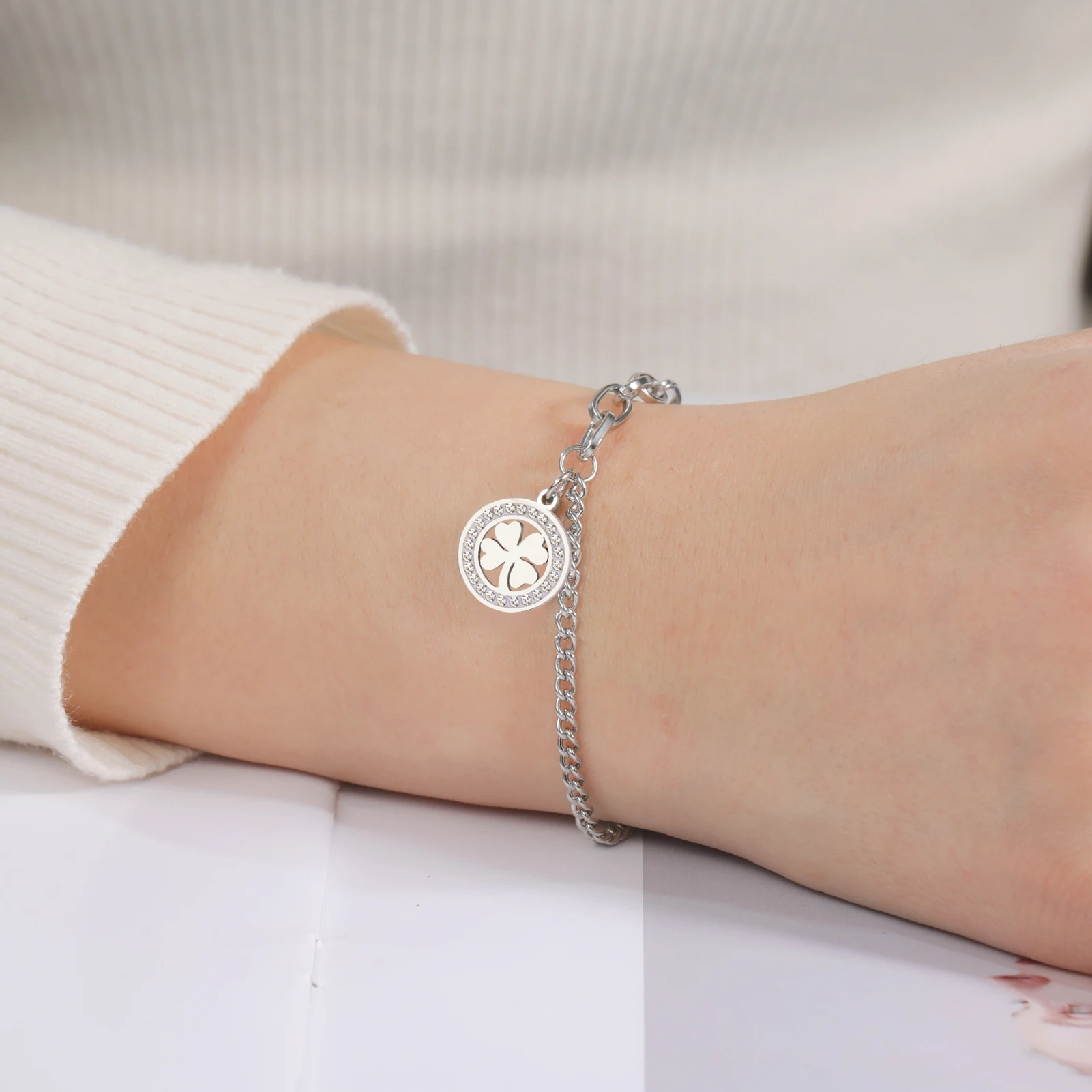 COOLTIME Edelstahl Runde Klee Armbänder Frauen Mode Klassische Zirkon Kristall Armband für Frauen Schmuck Geburtstag Geschenke – Detail 13