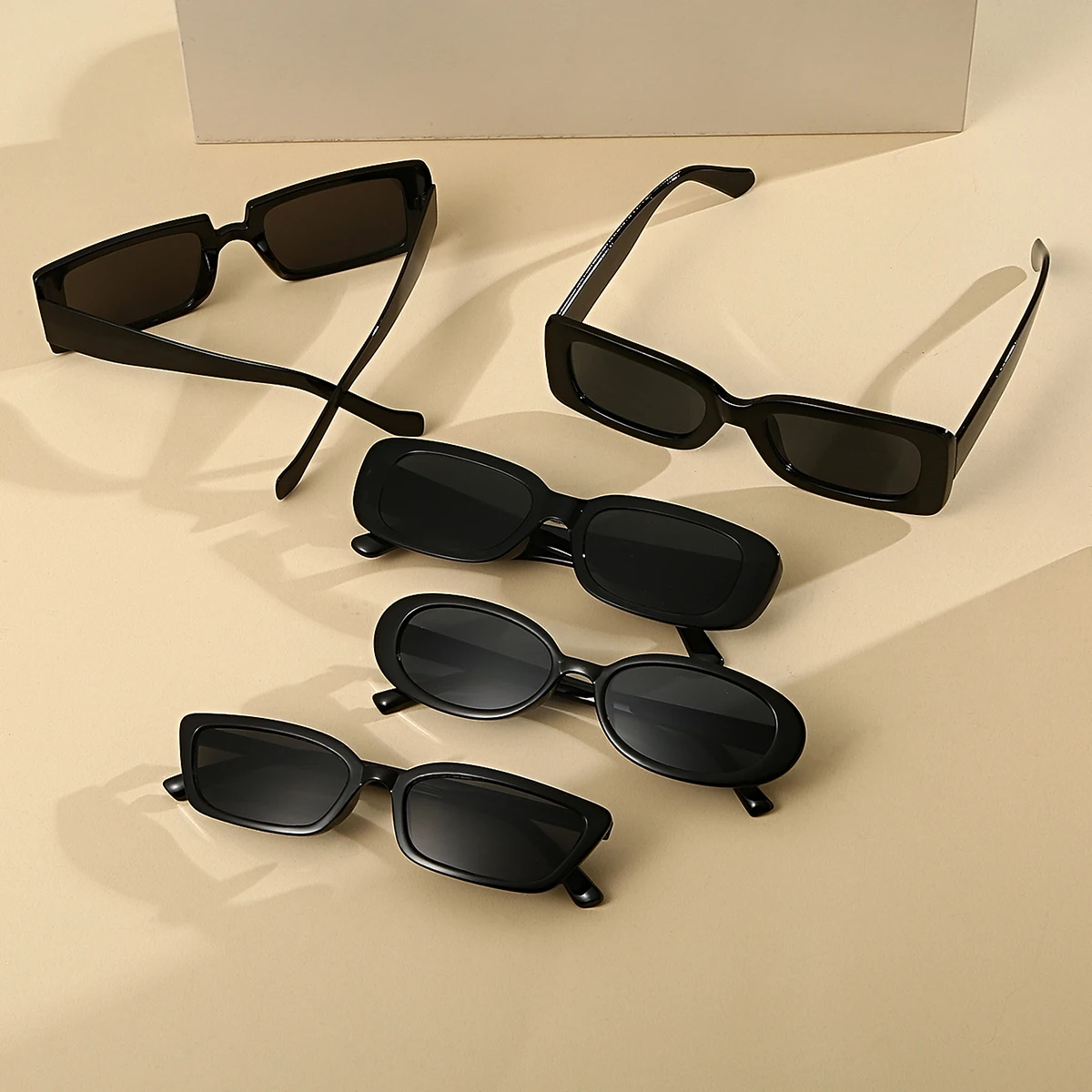 5-teiliges europäisches und amerikanisches klassisches gemischtes schwarzes klassisches Set für Damenbrillen, cooles und vielseitiges Strandbrillen-Set im Street-Style – Detail 3
