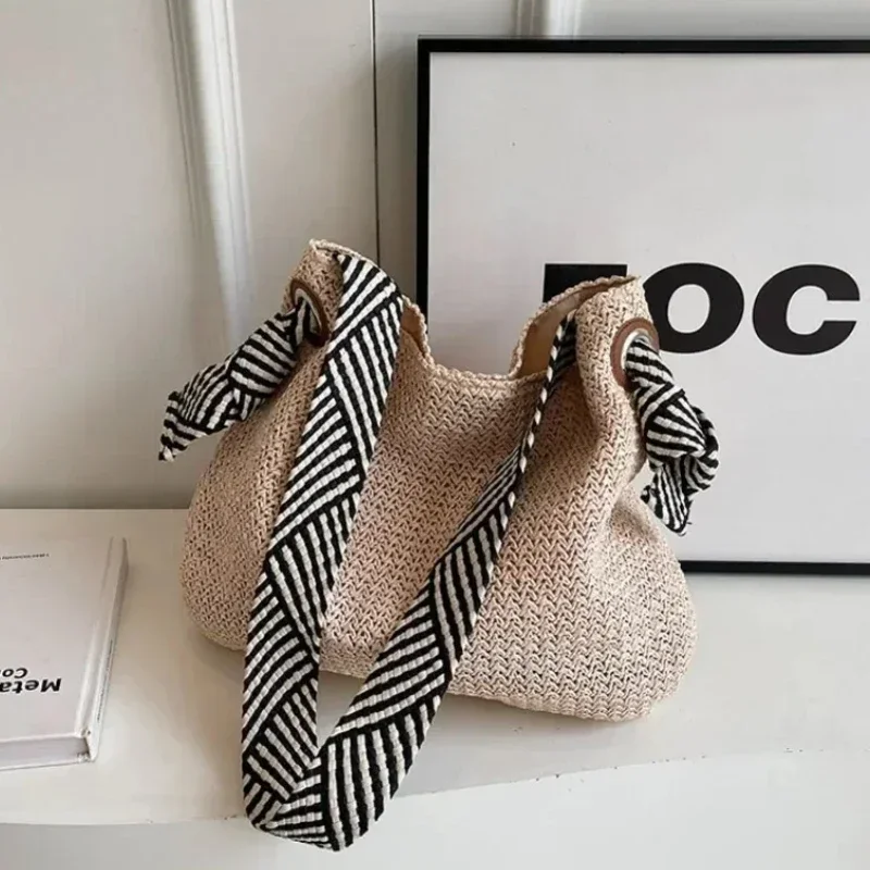 

Solid Color Grass Woven Hasp Large Capacity Crossbody Bags 2024 High Quality Simple Shoulder Bags Commuting Women's Handbags