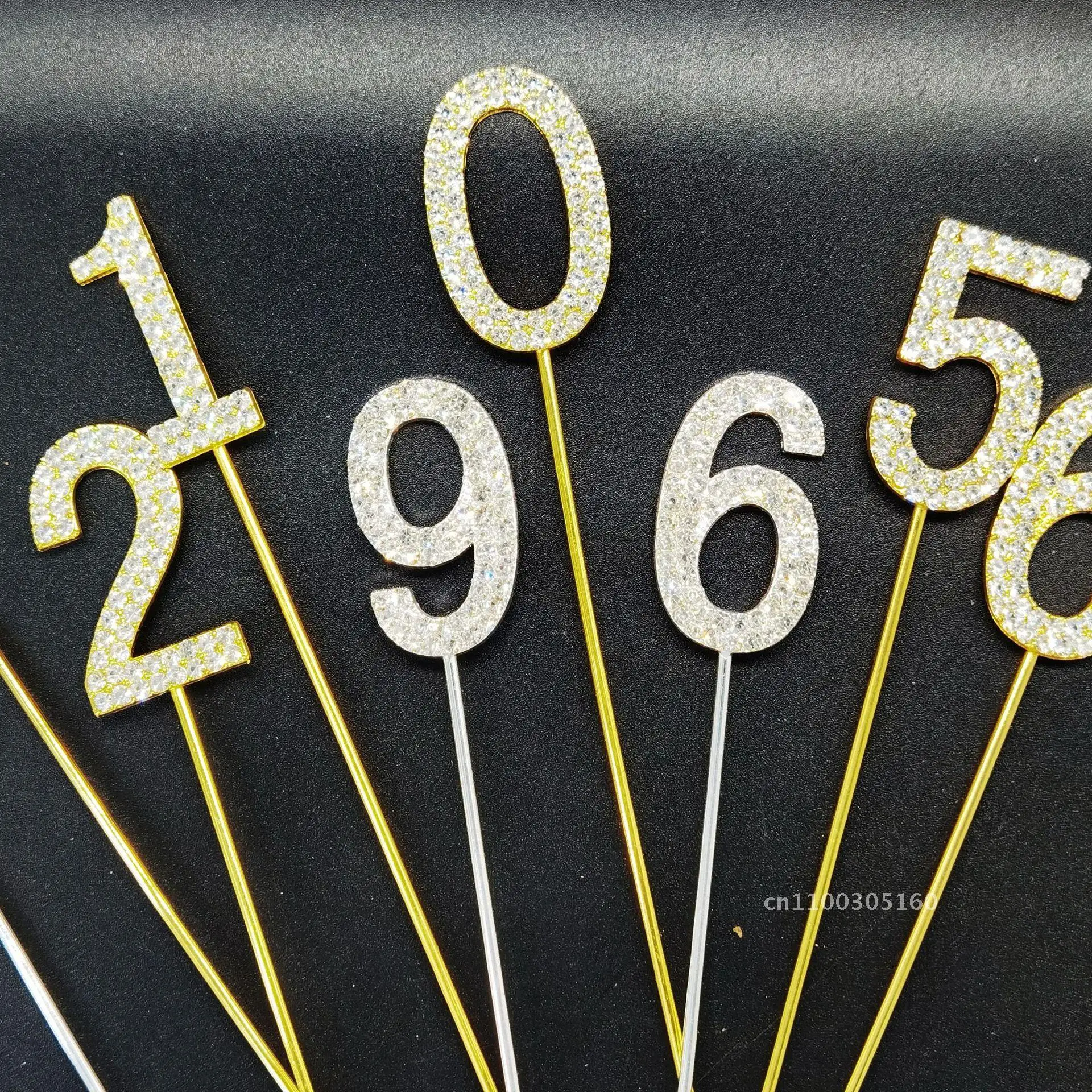 

Diamond Design Cake Topper Plug-In Row Birthday Decoration Gold/Silver Numbers Metal Cake Accessories for All Ages