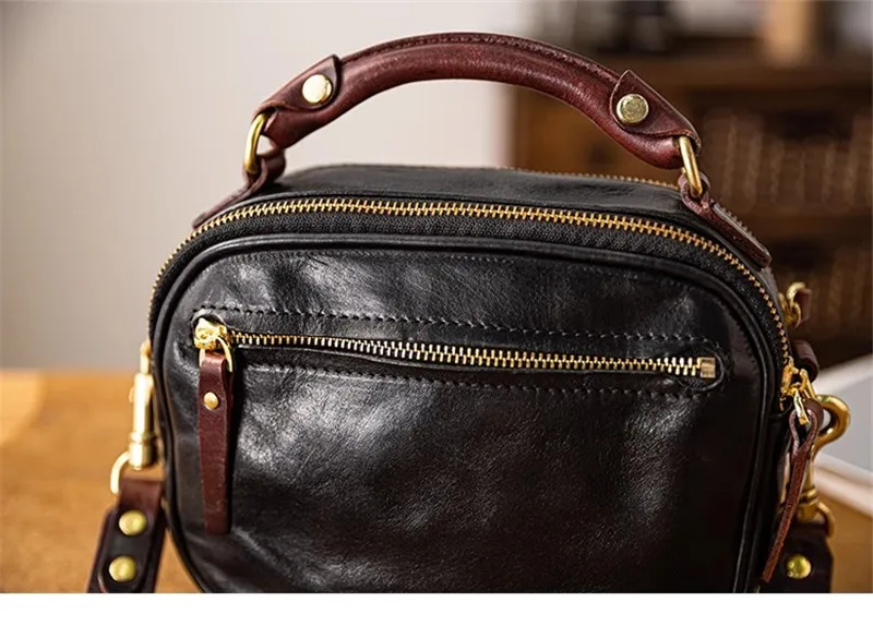 Modische, hochwertige Herren-Umhängetasche aus echtem Leder, lässige Designer-Luxus-Schultertasche aus echtem Rindsleder in Schwarz. – Detail 8
