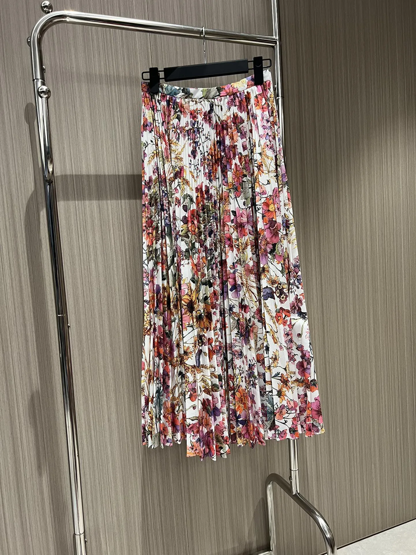 

2024 Spring/Summer New Women's Wear Oil Painting Flower Print Pleated Design Long Skirt 0420